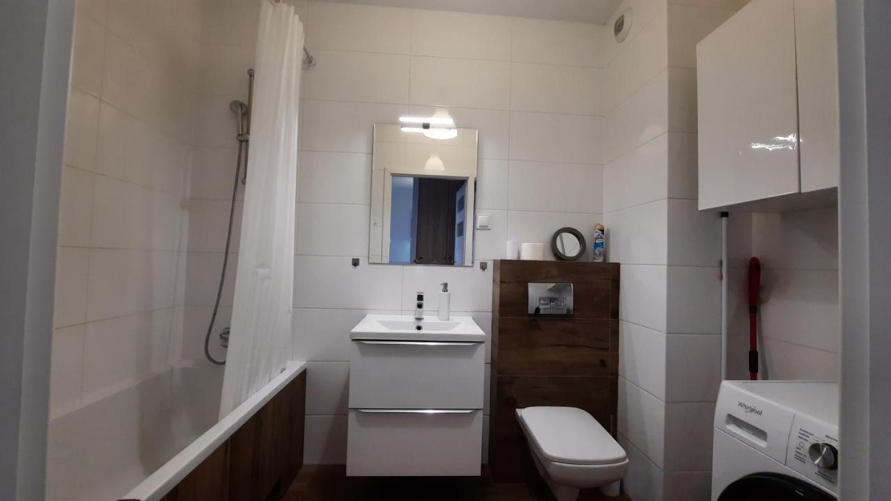 ワルシャワUrsa - Wygodny Apartament I Bezplatny Parking Na Miejscuアパートメント エクステリア 写真