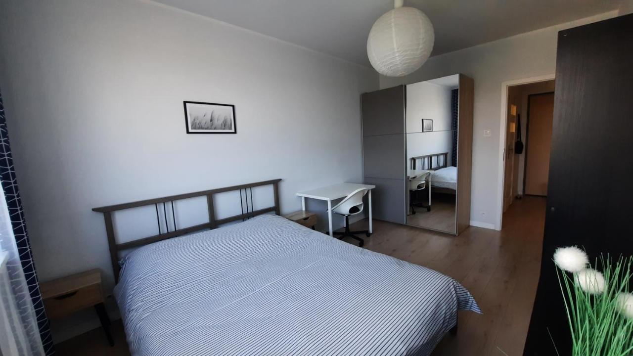 ワルシャワUrsa - Wygodny Apartament I Bezplatny Parking Na Miejscuアパートメント エクステリア 写真